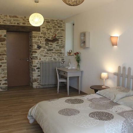 Chambres Aux Bonnes Herbes Bais  Exterior photo