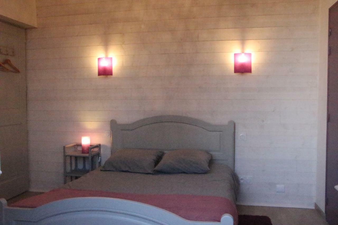 Chambres Aux Bonnes Herbes Bais  Exterior photo